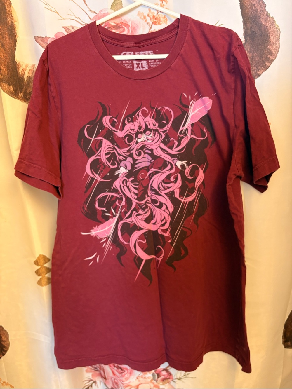 Ladies XL Maroon Graphic Crew Neck T-Shirt with Pink Artwork